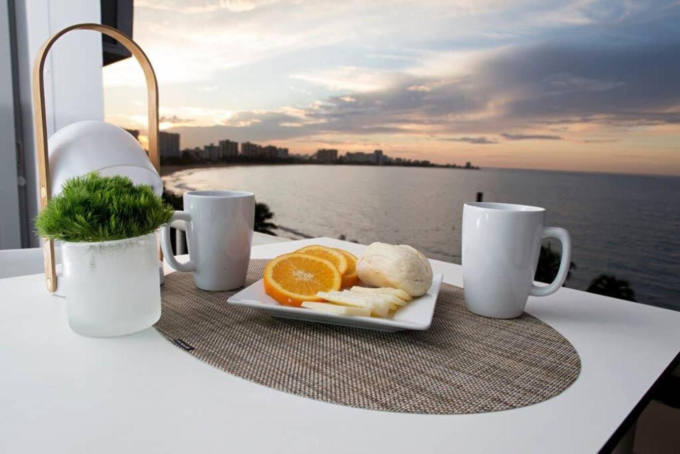 Pr Rentals Beach Front Penthouse A 604 San Juan Buitenkant foto